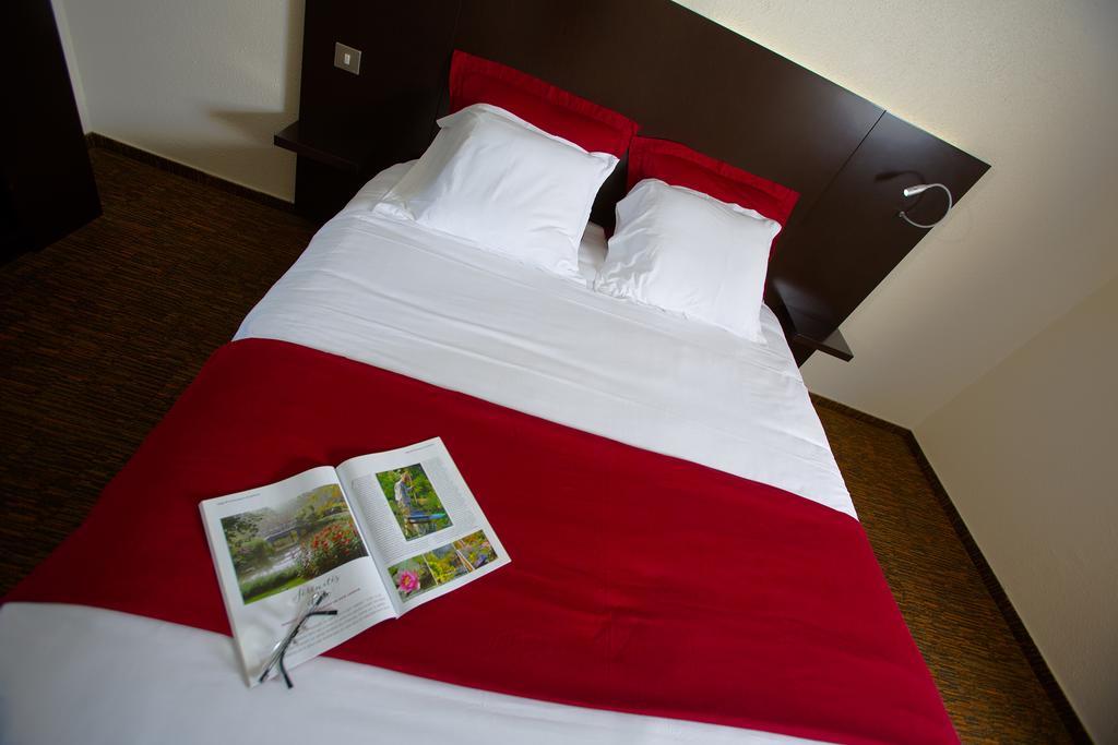Hotel Akena Creil - Clermont Agnetz Eksteriør billede